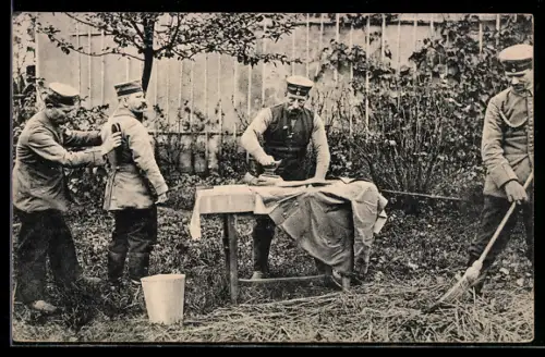 AK Kompanieschneider mit Bügeleisen bei der Arbeit