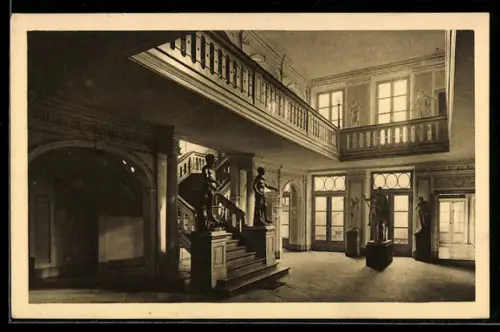 AK Lübeck, Haus Behn, Königstr. 11, Innenansicht mit Treppenhaus und Statuen