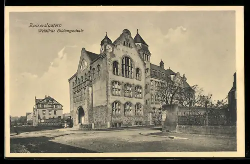 AK Kaiserslautern, Weibliche Bildungsanstalt