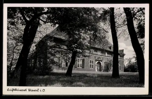 AK Varel i. O., Waisenhaus in der Aussenansicht, flagge