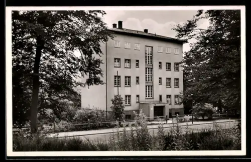 AK Kaiserslautern /Pfalz, Jugendherberge mit Strasse