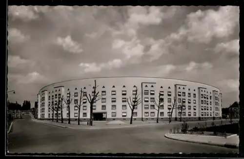 AK Kaiserslautern, Rundbau mit Strassenecke