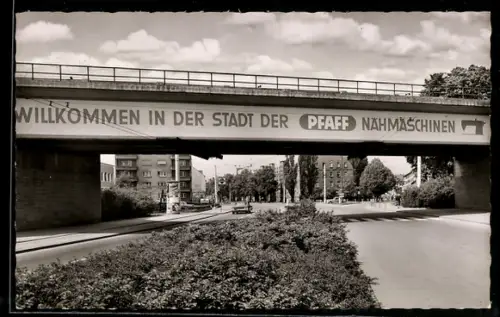 AK Kaiserslautern /Pfalz, Mannheimer Strasse, Brücke mit Schriftzug Stadt der Pfaff Nähmaschinen