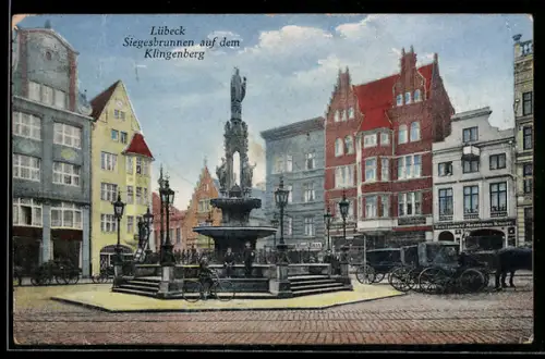AK Lübeck, Siegesbrunnen auf dem Klingenberg, Strasse