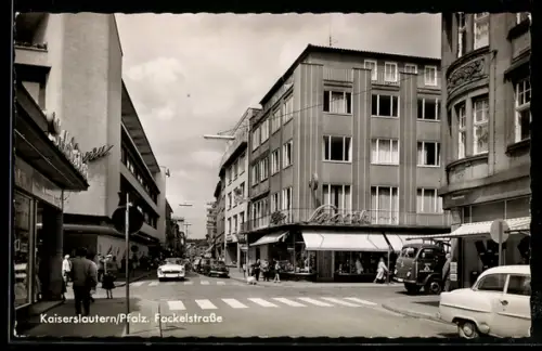 AK Kaiserslautern /Pfalz, Fackelstrasse, Kreuzung mit Geschäften