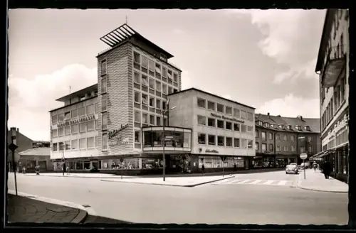 AK Kaiserslautern /Pfalz, Raiffeisenhaus mit Strasse