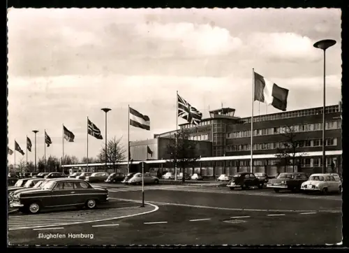 AK Hamburg, Hauptgebäude und Parkplatz vom Flughafen Hamburg