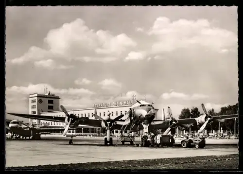 AK Frankfurt am Main, Flughafen mit Flugzeug bei der Abfertigung