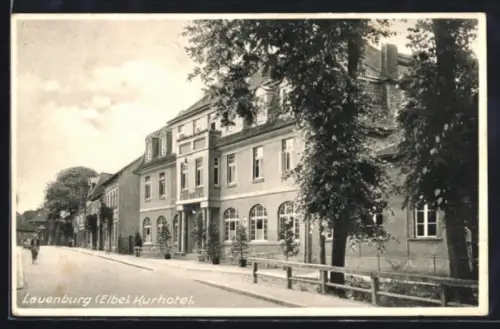 AK Lauenburg /Elbe, Kurhotel mit Strassenpartie