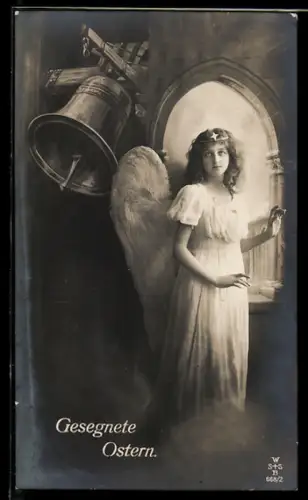 AK Osterengel neben der Kirchglocke