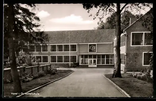 AK Varel i. O., Mittelschule, Teilansicht mit Haupteingang