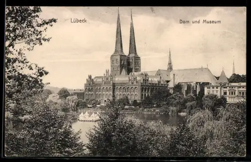 AK Lübeck, Dom und Museum aus der Vogelschau