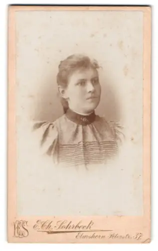 Fotografie E. Ch. Sohrbeck, Elmshorn, Peterstrasse 37, Porträt einer jungen Frau