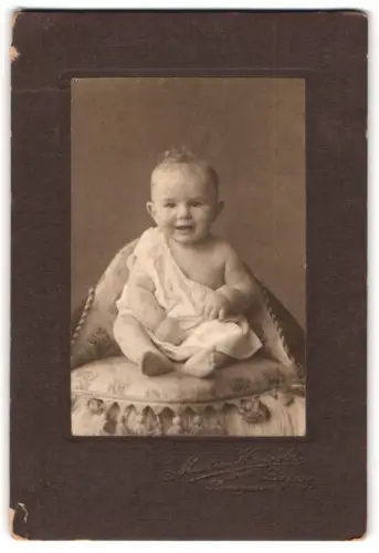 Fotografie Martin Herzfeld, Leipzig, Thomasgasse 4, Porträt eines Kleinkinds