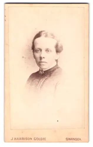 Fotografie J. Harrison Goldie, Swansea, Temple Street 7, Porträt einer Frau