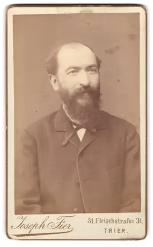 Fotografie Joseph Fier, Trier, Fleischstrasse 31, Porträt eines Herren