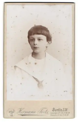 Fotografie Hermann Tietz, Berlin, Leipziger Str. 46, Porträt eines jungen Kindes