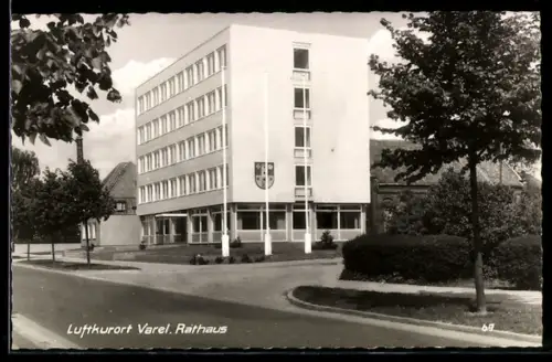 AK Varel, Rathaus mit Strasse