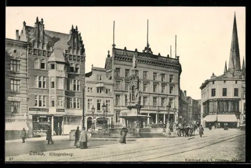 AK Lübeck, Strasse Klingenberg, Platzansicht mit Brunnen