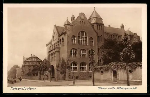 AK Kaiserslautern, Höhere weibliche Bildungsanstalt