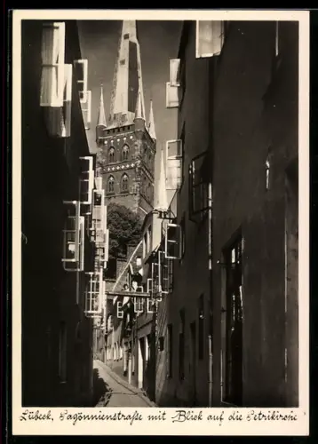 AK Lübeck, Pagönnienstrasse mit Petrikirche