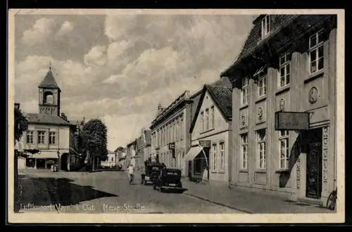 AK Varel i. Old., Neue Strasse, Strassenszene mit Kirche