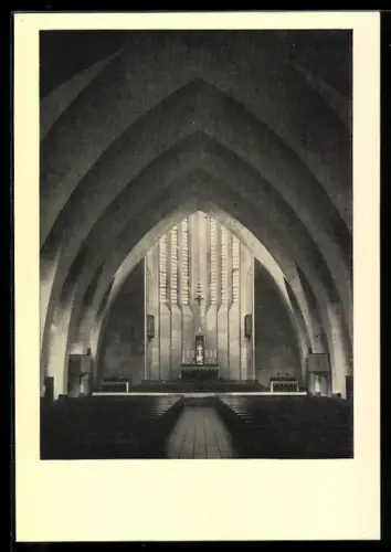 AK Frankfurt-Sachsenhausen, St. Bonifatiuskirche, Innenansicht