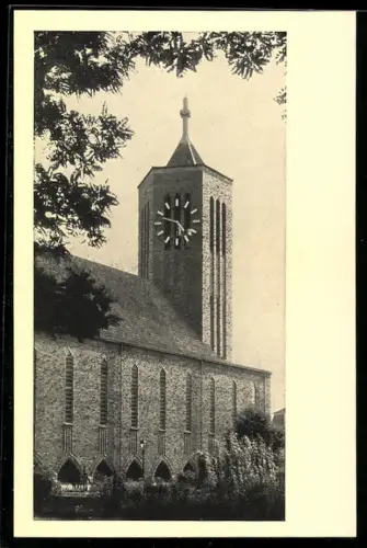 AK Frankfurt-Sachsenhausen, St.-Bonifatius-Kirche, Längsfront mit Turm