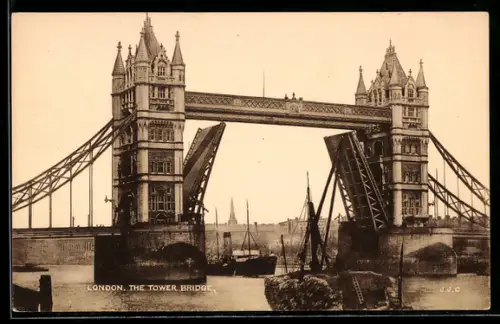 AK London, The Tower Bridge