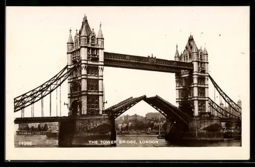AK London, The Tower Bridge