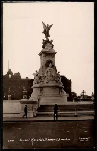 AK London, Queen Victoria`s Memorial