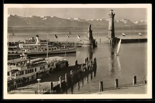 AK Lindau /Bodensee, Hafeneinfahrt mit Leuchtturm