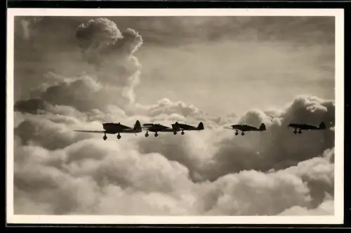 AK Klemm-Staffel Kl 35 B mit Hirth-Motor in der Luft