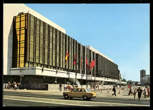 AK Berlin, Palast der Republik, Auto Polski Fiat, Besucher