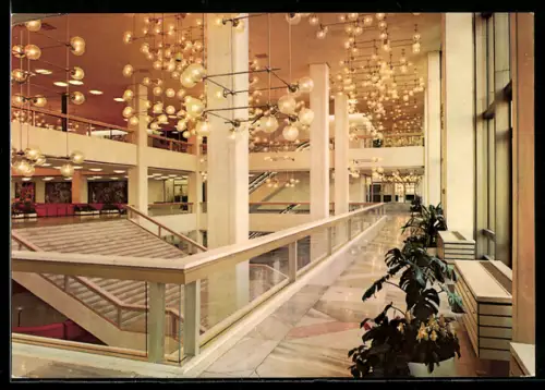 AK Berlin, Palast der Republik, Treppe zum Hauptfoyer, Innenansicht