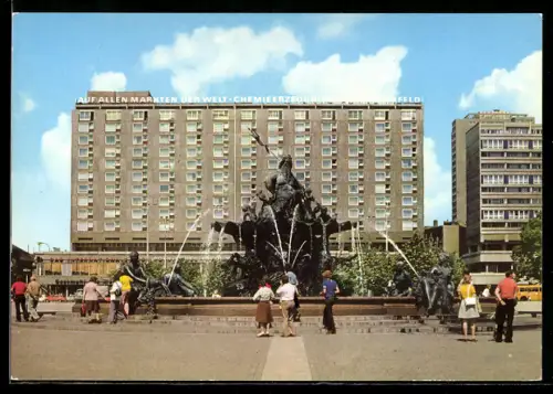 AK Berlin, Plattenbauten mit Neptunbrunnen