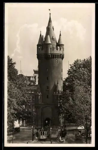 AK Frankfurt a. M., Strassenbahn vor dem Eschenheimer Turm