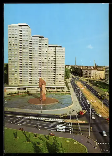 AK Berlin, Leninplatz mit Hochhaus und Lenin-Monument