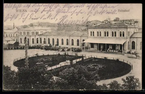 AK Wilna, Vogelschau auf den Bahnhof mit Grünanlagen