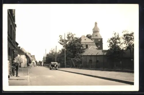 Foto-AK Efferen, Strassenpartie an der Kirche