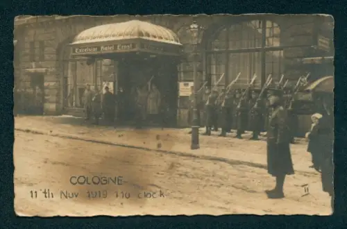 AK Köln a. Rh., Excelsior Hotel Ernst mit Soldaten im Winter