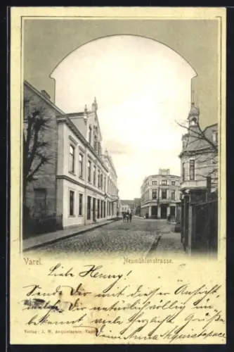 AK Varel, Neumühlenstrasse mit Geschäftshäusern u. Gabelung