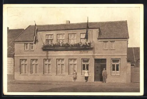 AK Varel i. Oldbg., Gasthof Vareler Krug W. Baars, mit Besitzerpaar