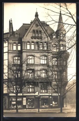 Foto-AK Hamburg-Wandsbek, Haus mit Geschäften für Chirurgische Verbandsstoffe und Spirituosen