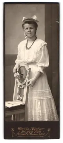 Fotografie Guido Seeber, Chemnitz, Theaterstr. 29, Junge Frau in elegantem Kleid