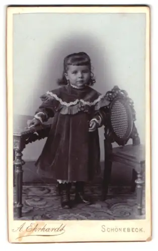 Fotografie A. Ehrhardt, Schönebeck, Salzer Str. 24, Porträt eines jungen Mädchens