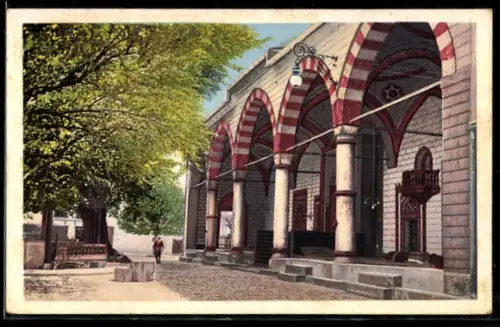 AK Sarajevo, Gebäudefront mit Säulengang