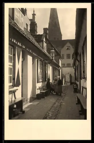 Foto-AK Lübeck, Altstadtgang