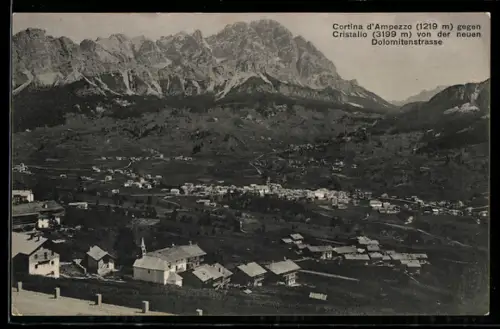 AK Cortina d`Ampezzo, Gesamtansicht gegen Cristallo von der neuen Dolomitenstrasse
