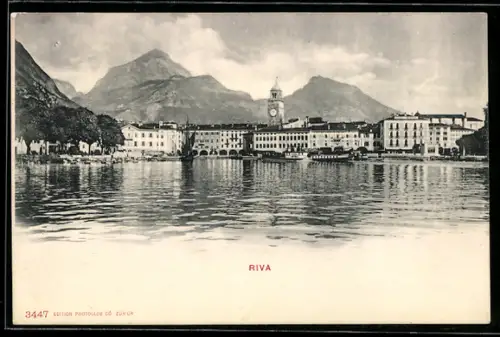 AK Riva, Ortspanorama vom Wasser aus